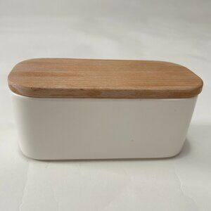Sweese White Large Butter Dish Ceramic Porcelain Keeper with Beech Wooden Lid